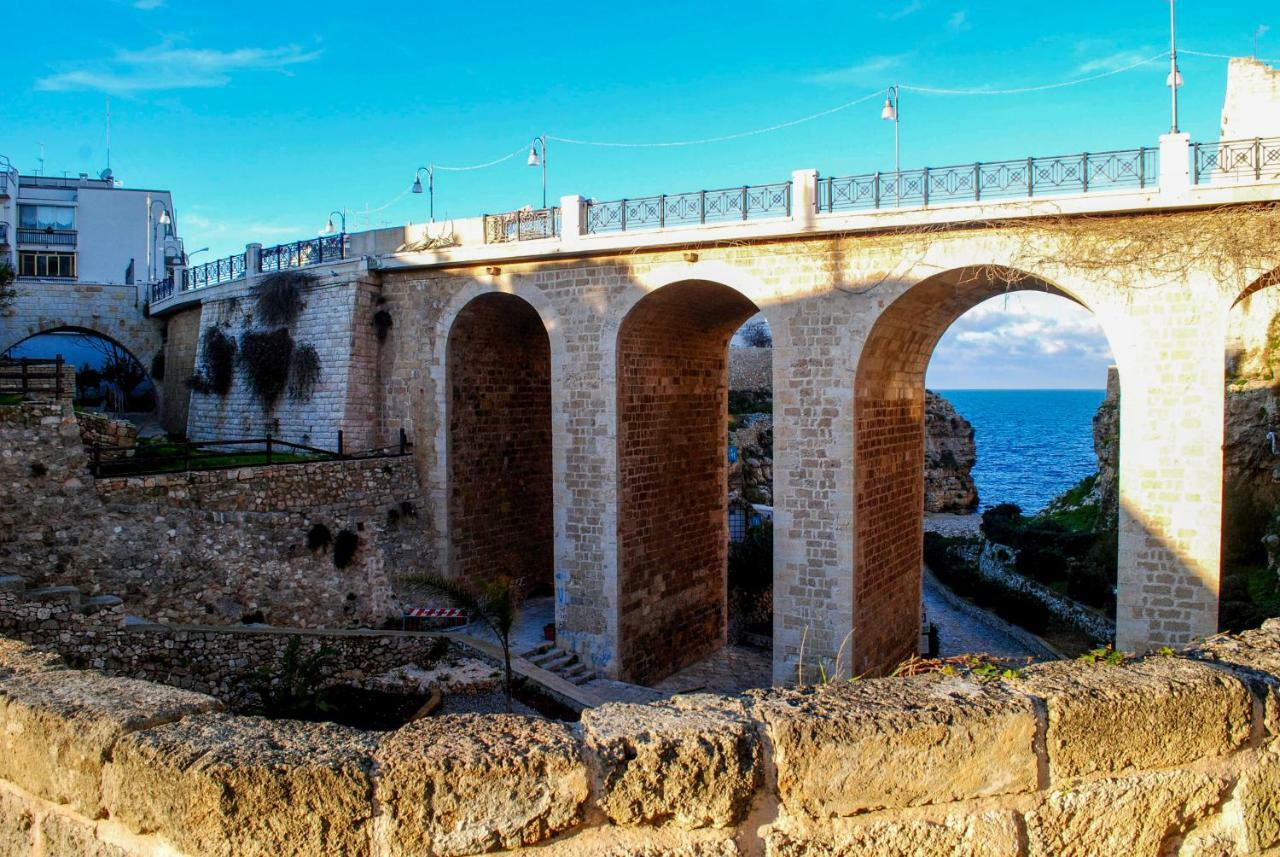 Underground 22 Hotell Polignano a Mare Exteriör bild