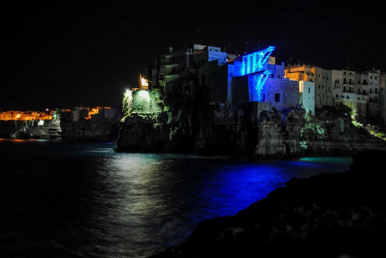 Underground 22 Hotell Polignano a Mare Exteriör bild